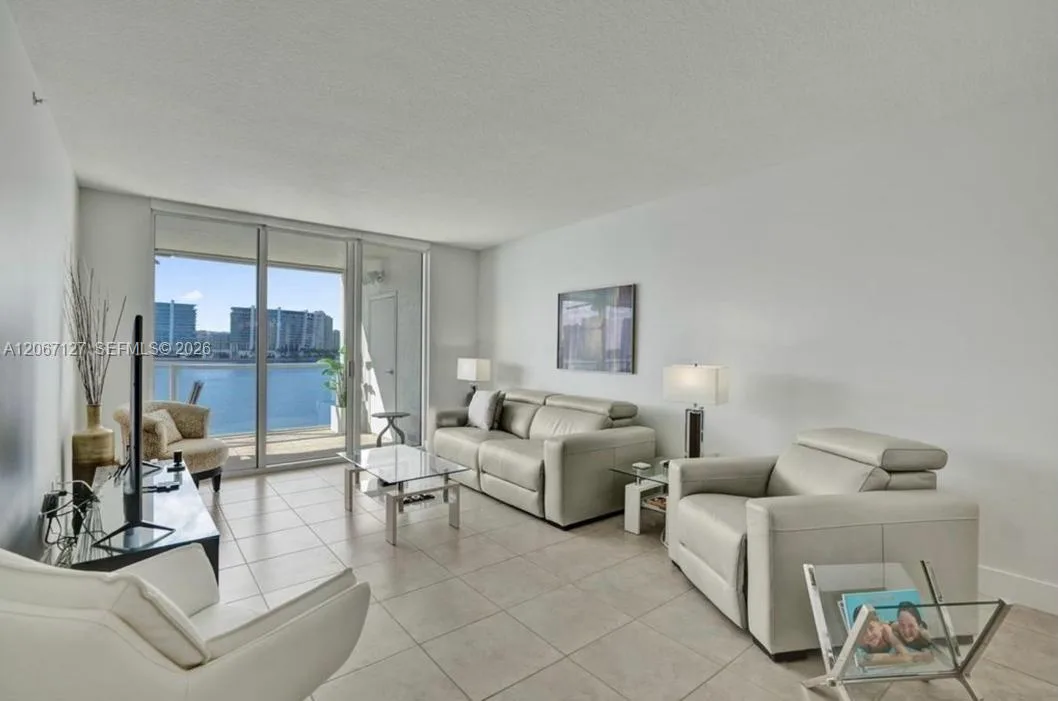 18100 N Bay Rd # 508, Sunny Isles Beach, FL 33160 photo 3