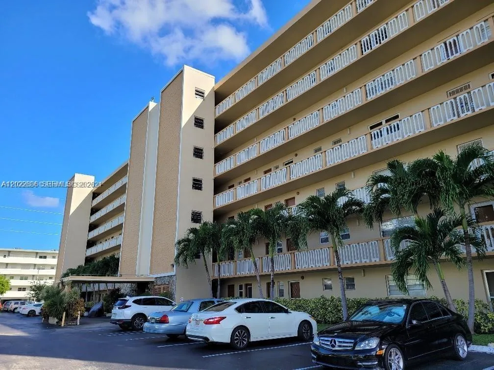 319 NE 14th Ave # 607, Hallandale Beach, FL 33009