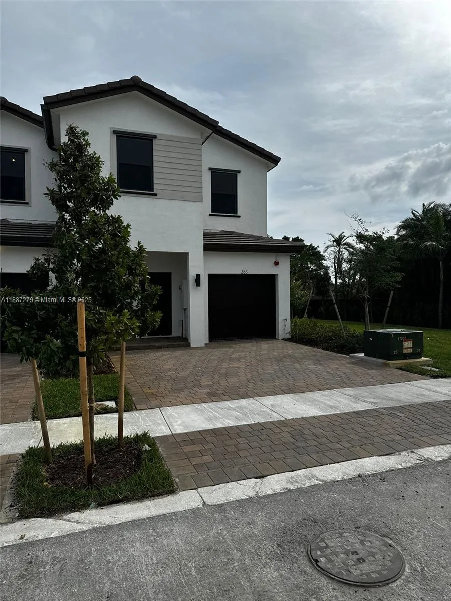 285 SW 159th Ln, Pembroke Pines, FL 33027