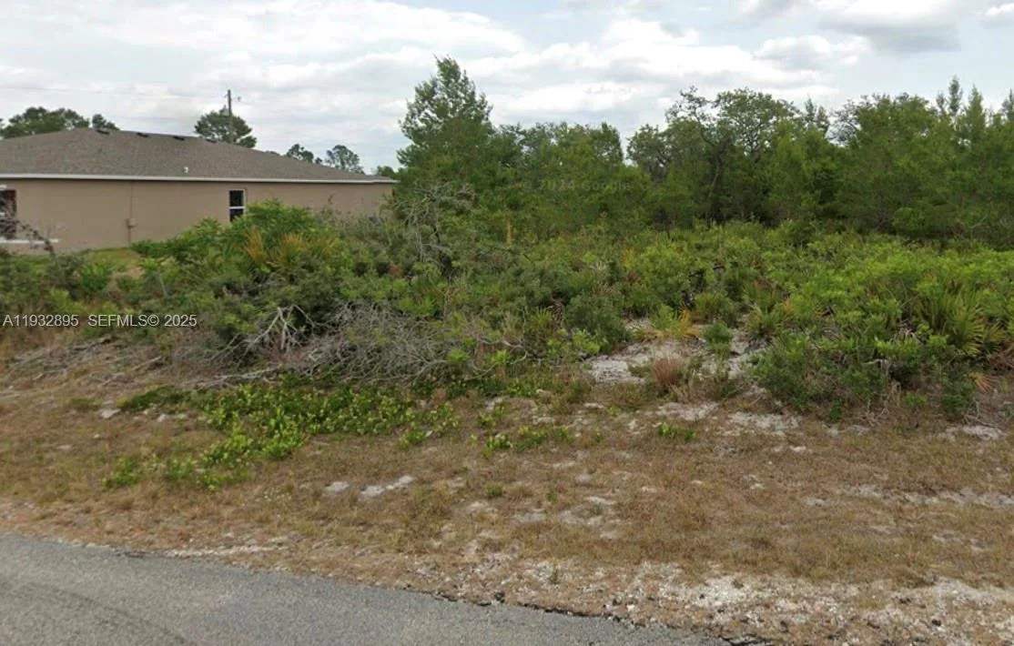5846 VIRTUDES ST, Sebring, FL 33872 photo 2