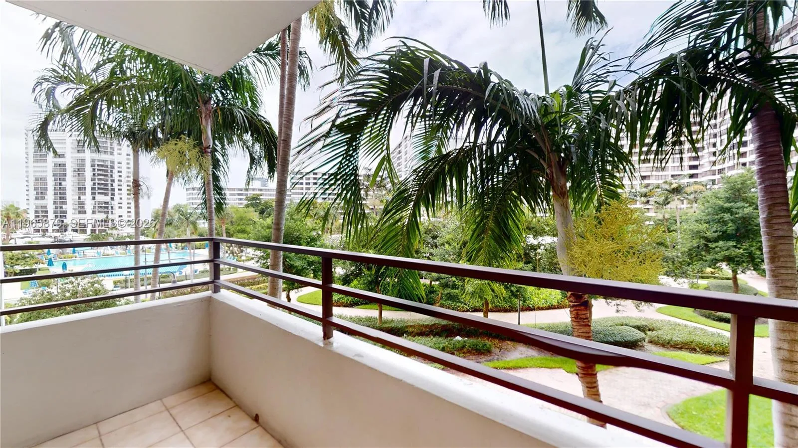 2500 PARKVIEW DR # 417, Hallandale Beach, FL 33009 photo 3