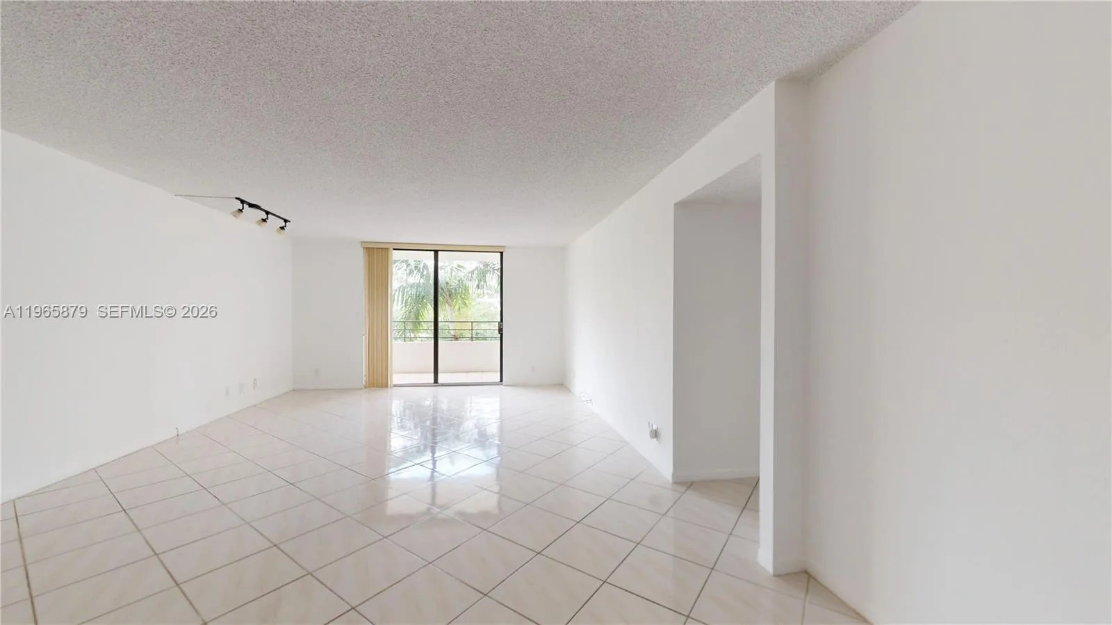 2500 PARKVIEW DR # 417, Hallandale Beach, FL 33009 photo 6