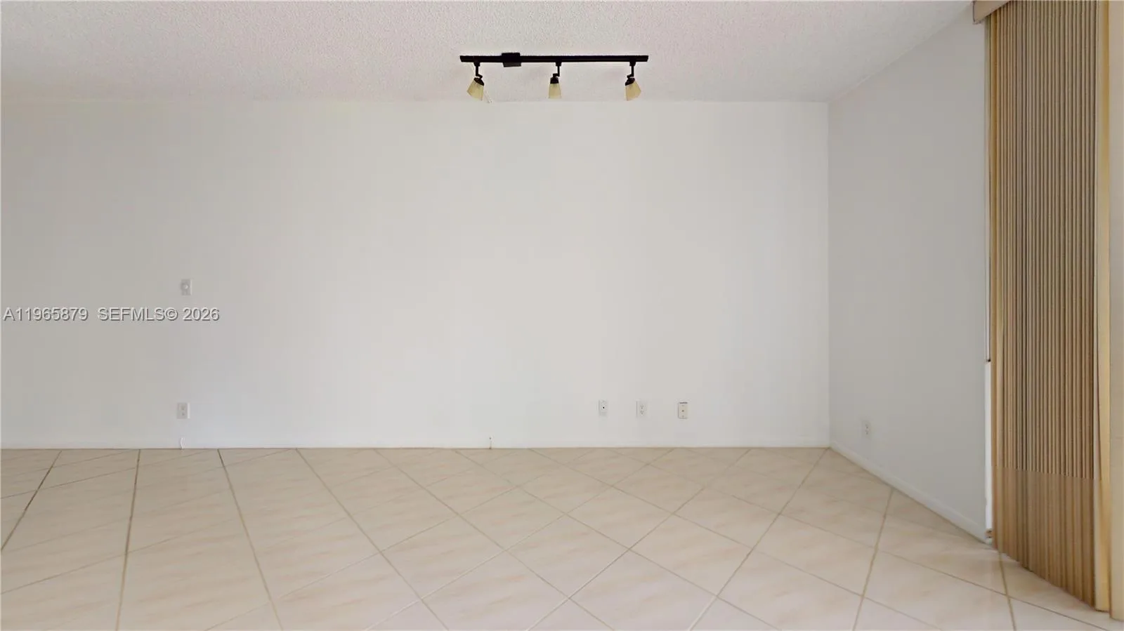 2500 PARKVIEW DR # 417, Hallandale Beach, FL 33009 photo 9