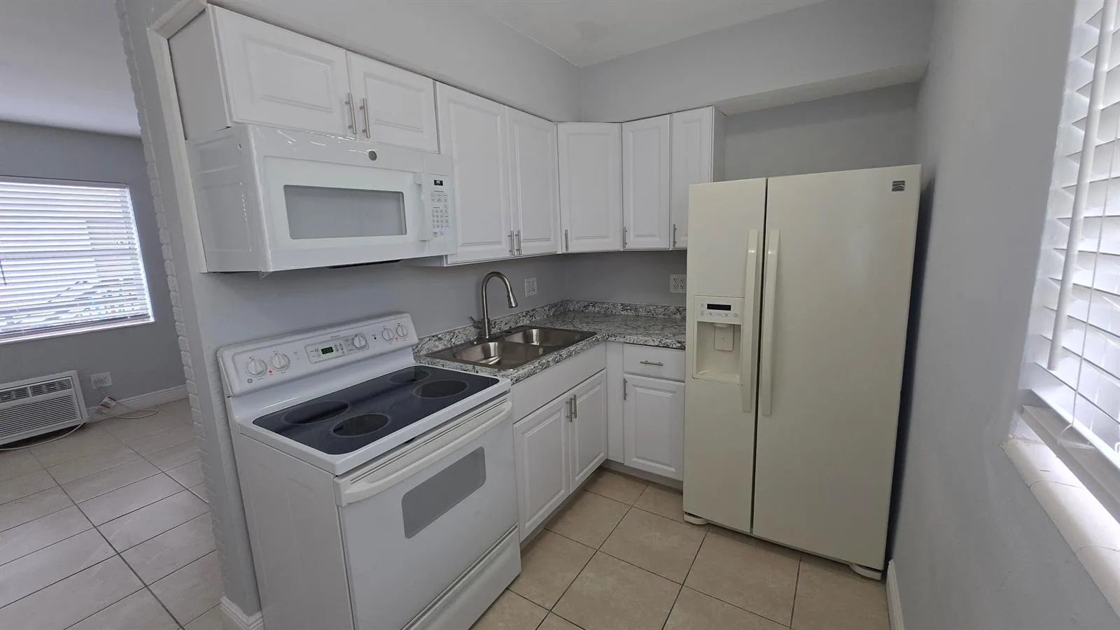 16951 NE 18th Avenue # 14, Miami, FL 33162