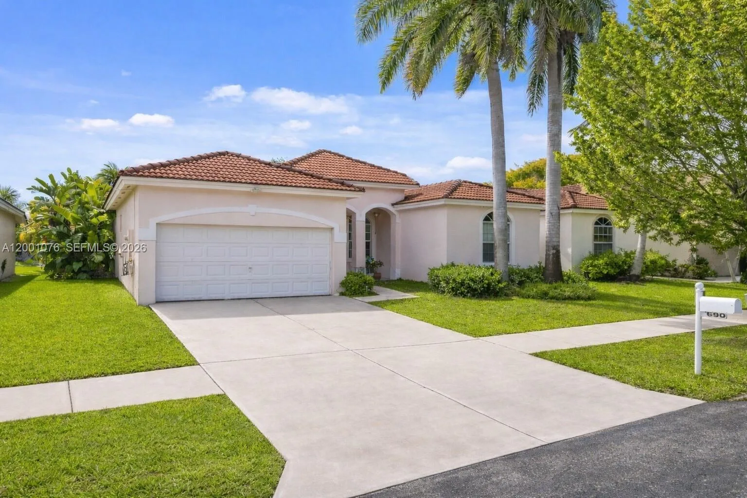 690 SE 30th Dr, Homestead, FL 33033 photo 2