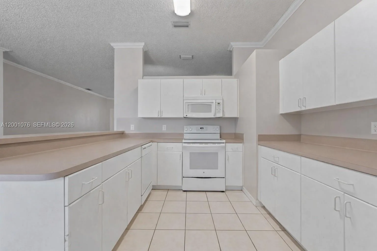 690 SE 30th Dr, Homestead, FL 33033 photo 9