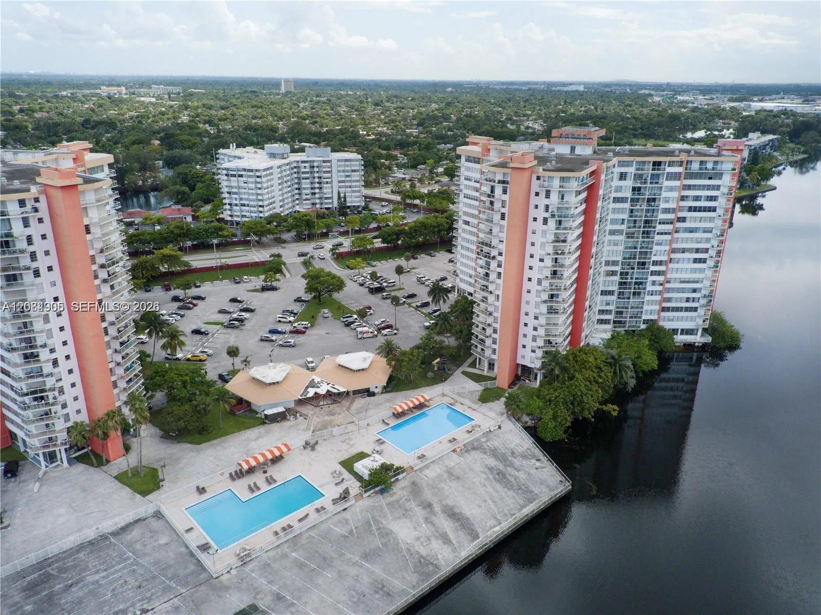 1301 NE Miami Gardens Dr # 515W, Miami, FL 33179
