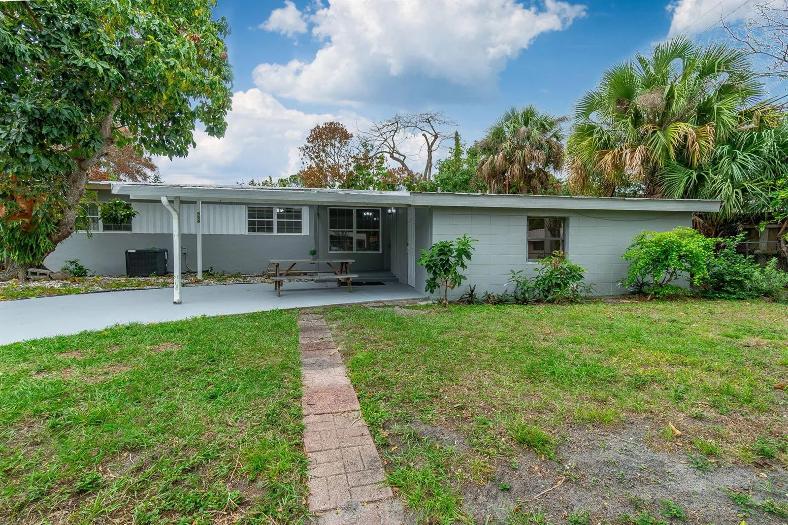 904 SE 16th Street, Stuart, FL 34994