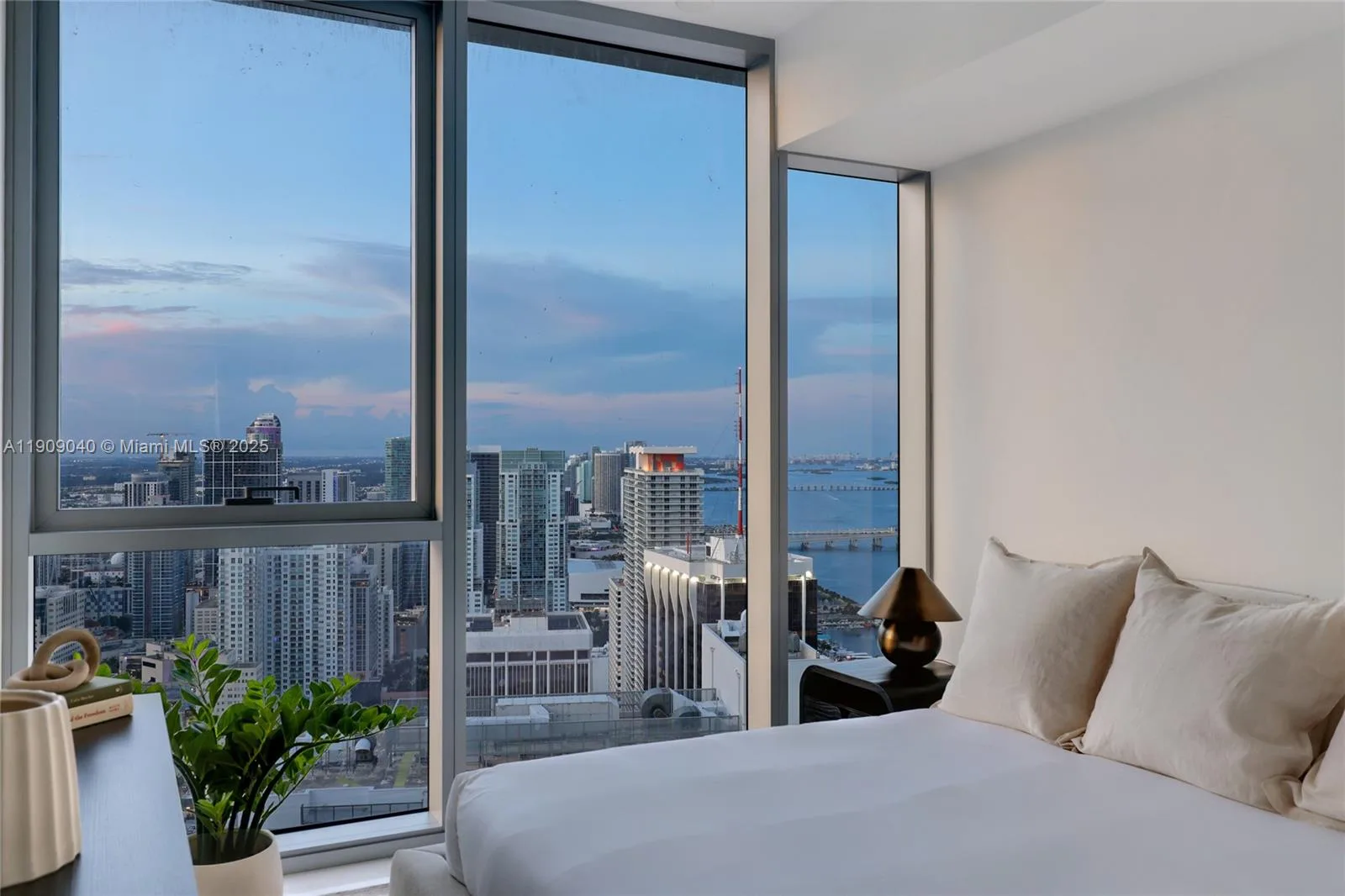 300 Biscayne Boulevard Way # 5108, Miami, FL 33131 photo 9