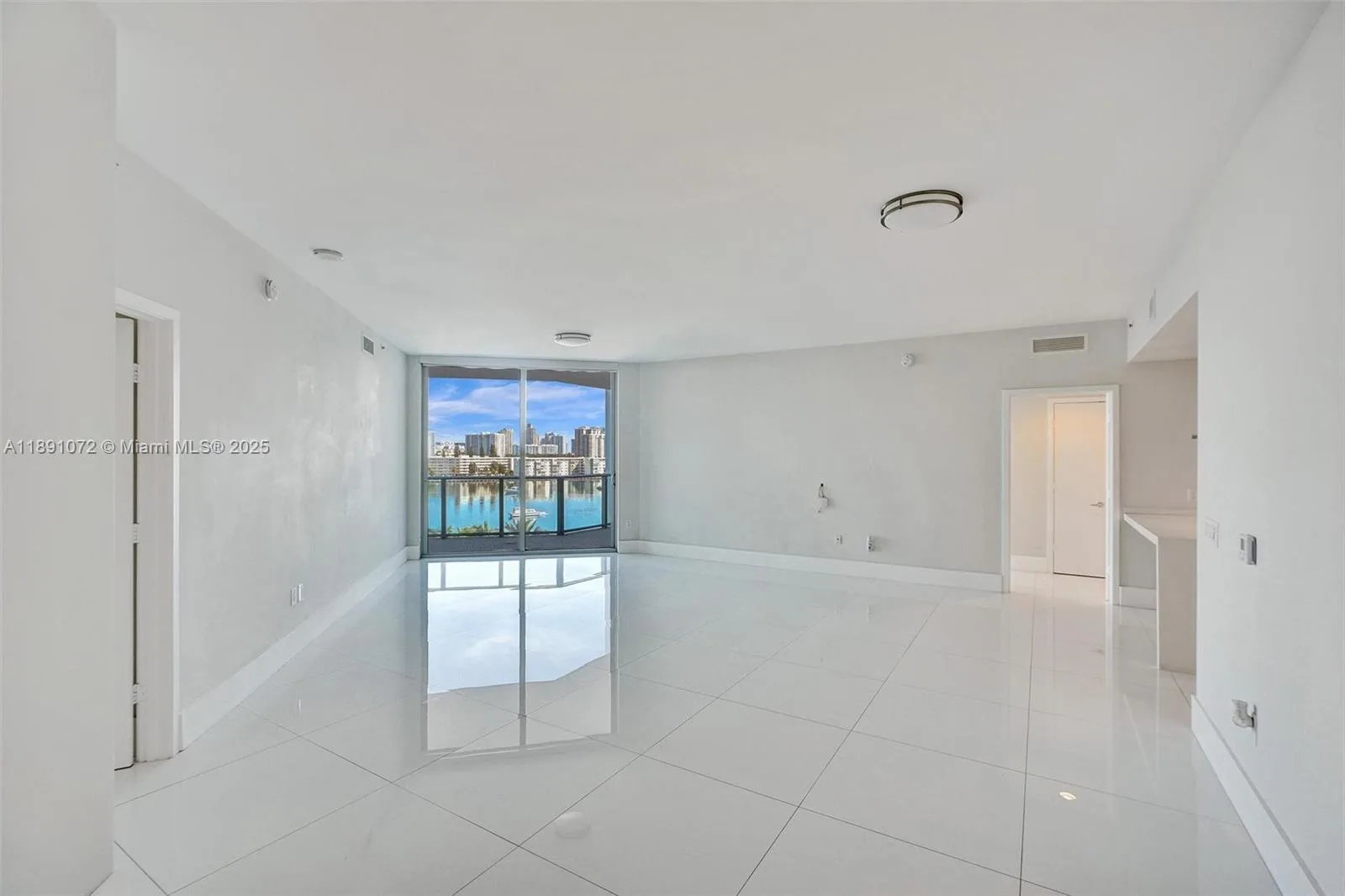 17301 Biscayne Blvd # 708, North Miami Beach, FL 33160 photo 3
