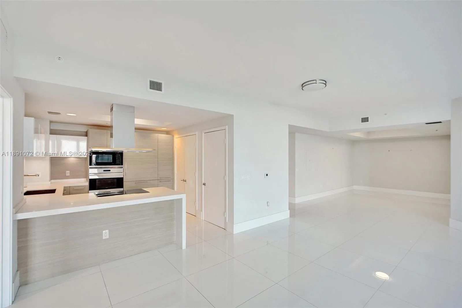 17301 Biscayne Blvd # 708, North Miami Beach, FL 33160 photo 6
