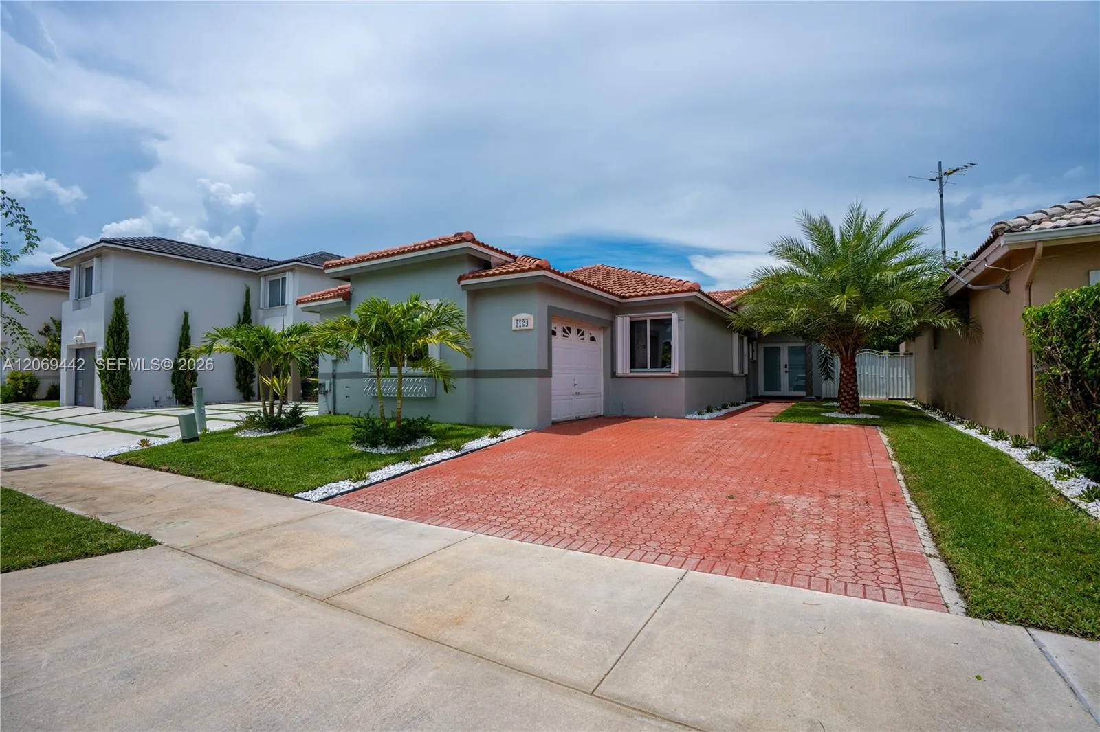 9124 SW 156th Ct, Miami, FL 33196 photo 2