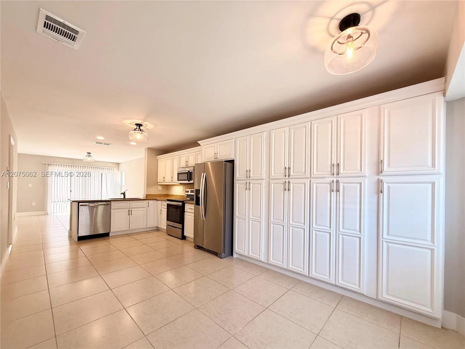 1140 Oysterwood St, Hollywood, FL 33019 photo 11