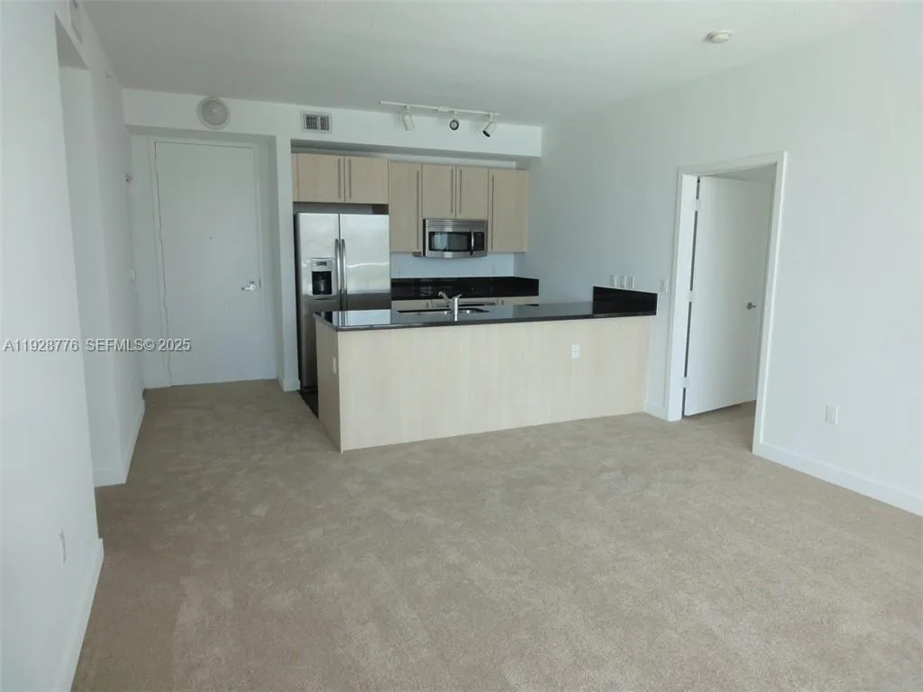 79 SW 12th St # 1203S, Miami, FL 33130 photo 2