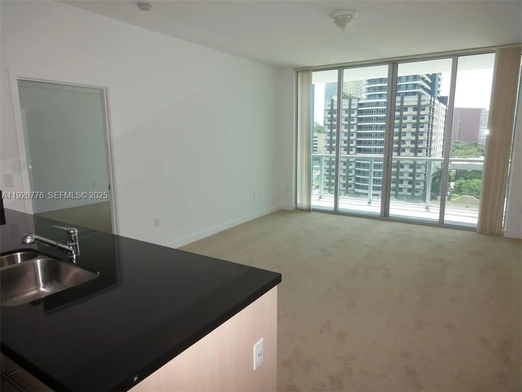 79 SW 12th St # 1203S, Miami, FL 33130 photo 4