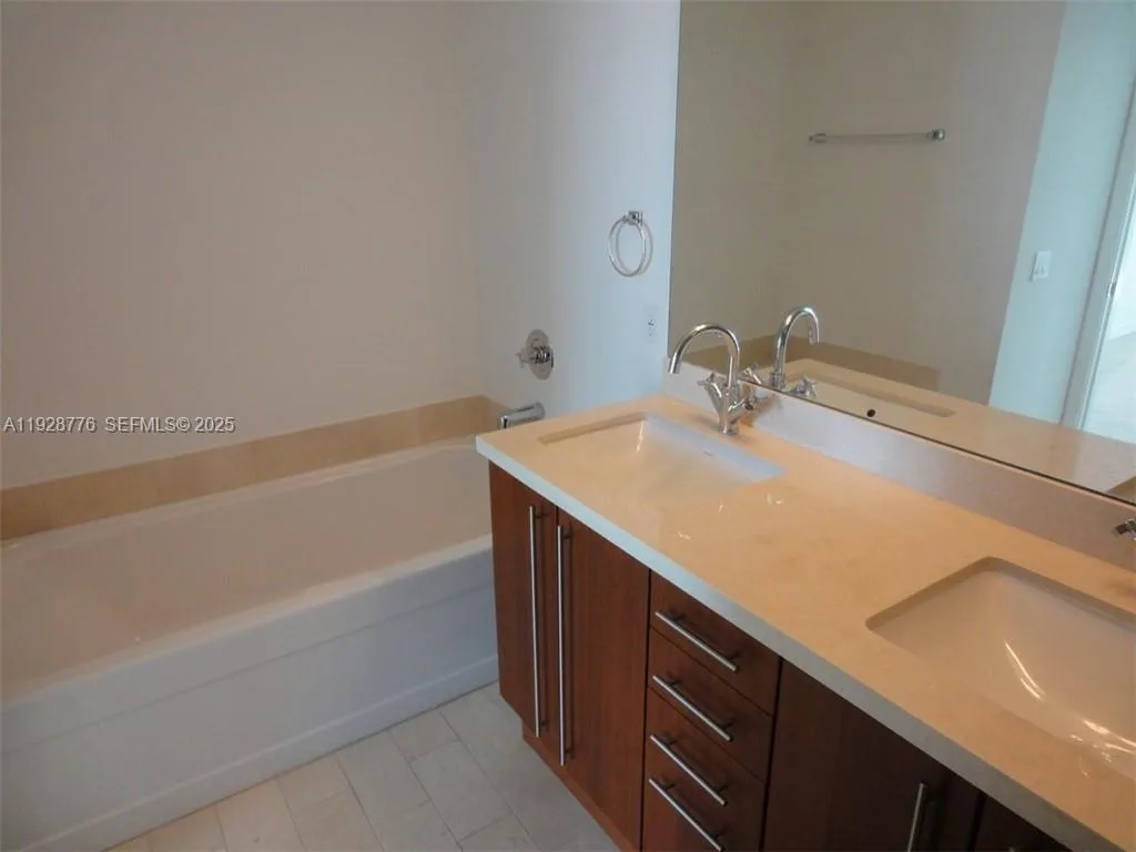 79 SW 12th St # 1203S, Miami, FL 33130 photo 9