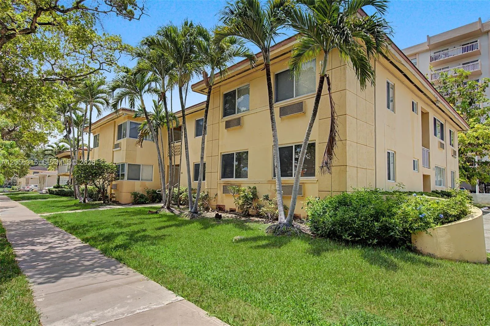 25 Menores Ave # 08, Coral Gables, FL 33134