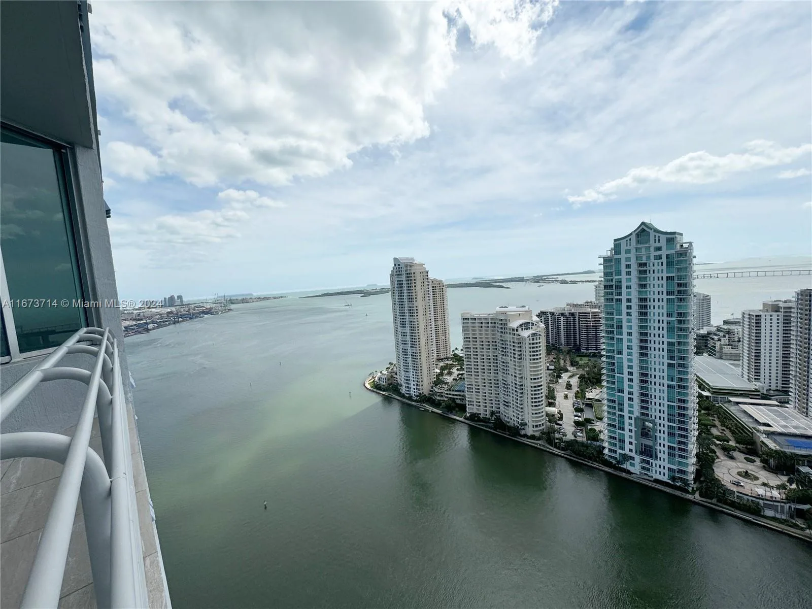 One Miami Unit LPH at 325 S Biscayne Blvd # LPH 19, Miami, FL 33131 — photo 1