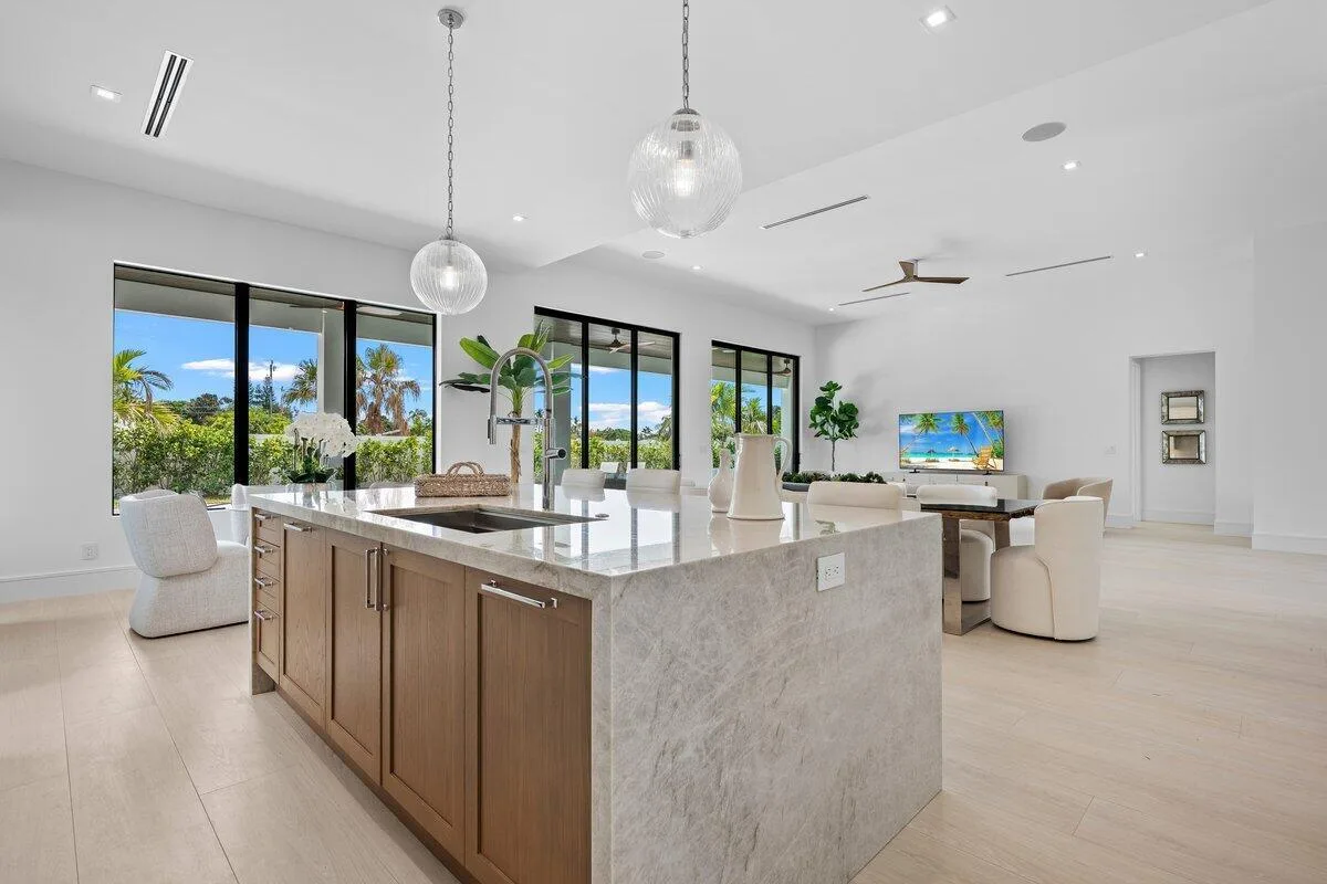 325 W Riverside Drive, Jupiter, FL 33469 photo 10