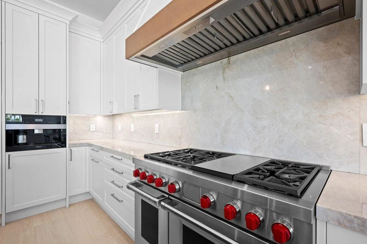 325 W Riverside Drive, Jupiter, FL 33469 photo 13