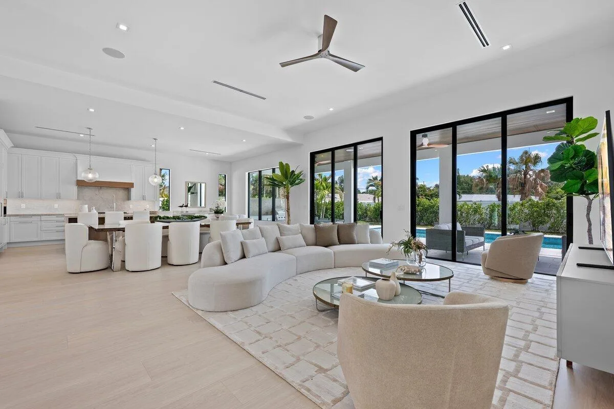 325 W Riverside Drive, Jupiter, FL 33469 photo 6