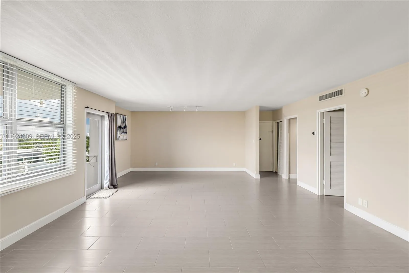 9225 Collins Ave # 612, Surfside, FL 33154 photo 4