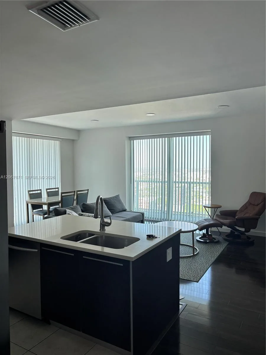 1900 N Bayshore Dr # 4011, Miami, FL 33132 photo 2