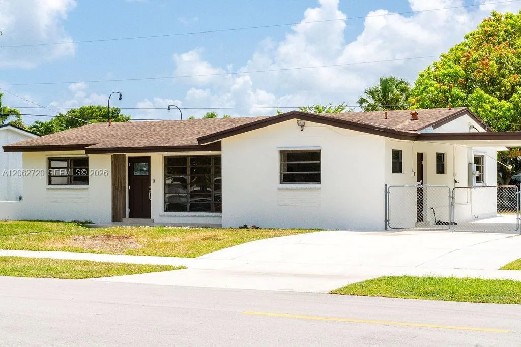 19390 Whispering Pines Rd, Cutler Bay, FL 33157 photo 2
