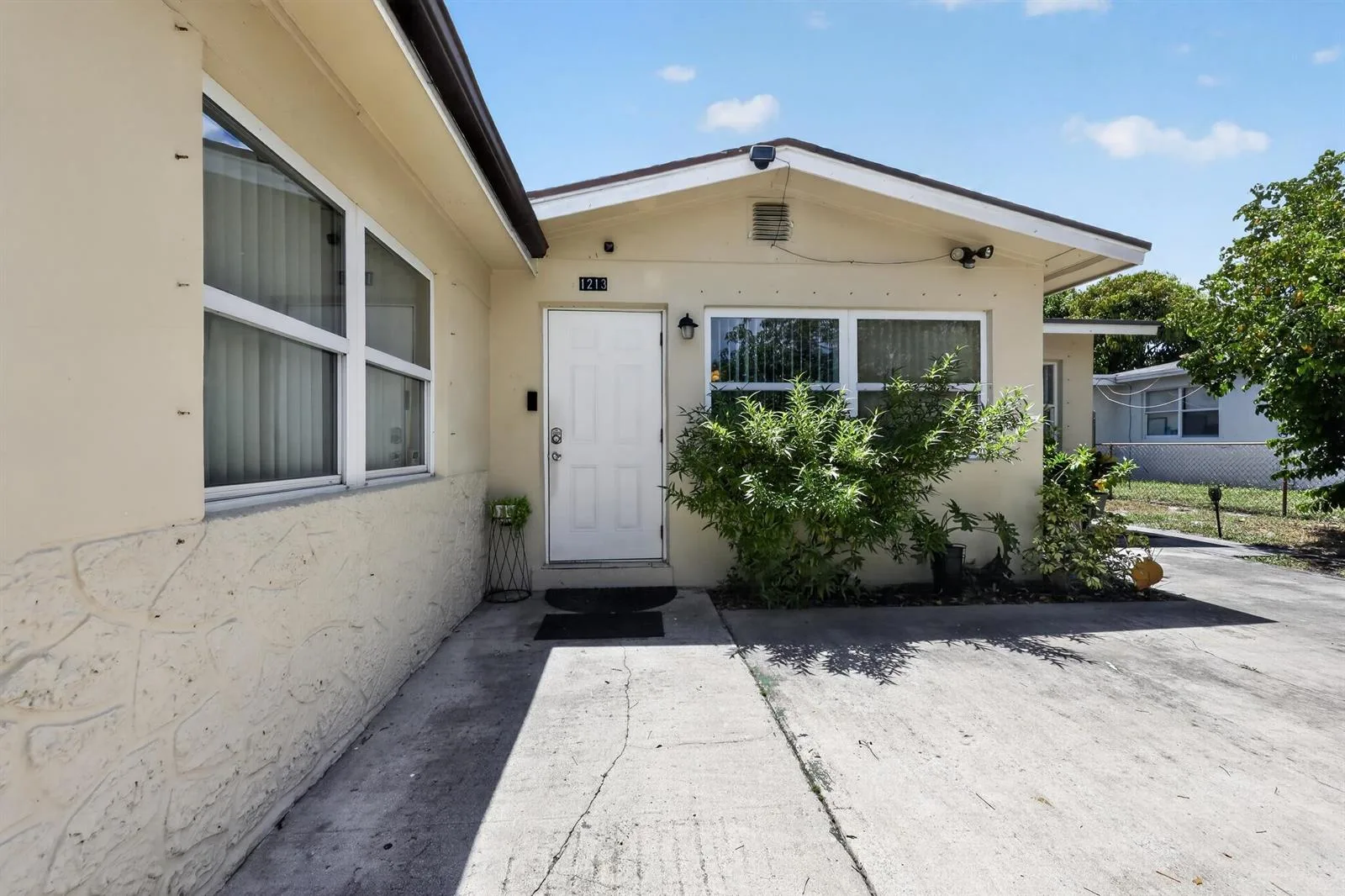 1213 14TH Avenue S, FL 33460