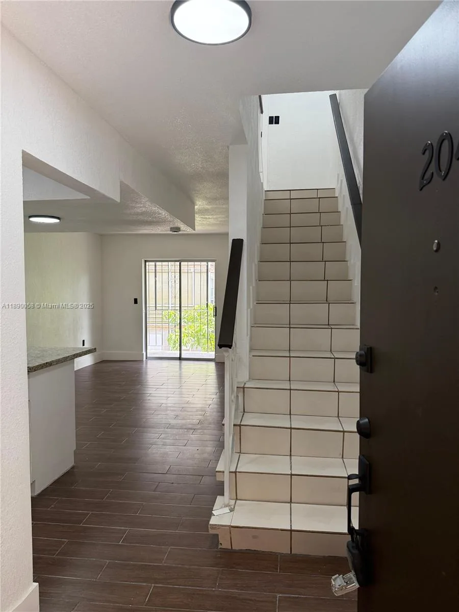 6625 W 4th Ave # 204, Hialeah, FL 33012 photo 2