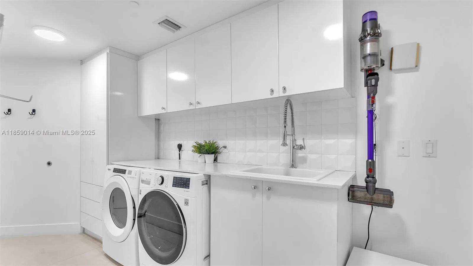 60 Edgewater Dr # 9H, Coral Gables, FL 33133 photo 13