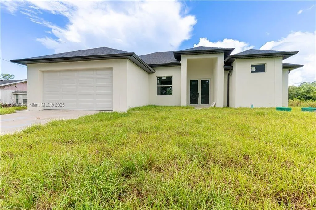 615 8th Ave, Lehigh Acres, FL 33972