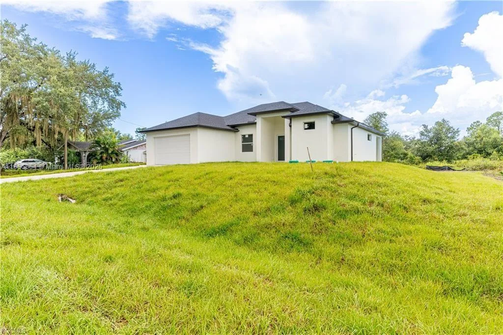 615 8th Ave, Lehigh Acres, FL 33972 photo 4