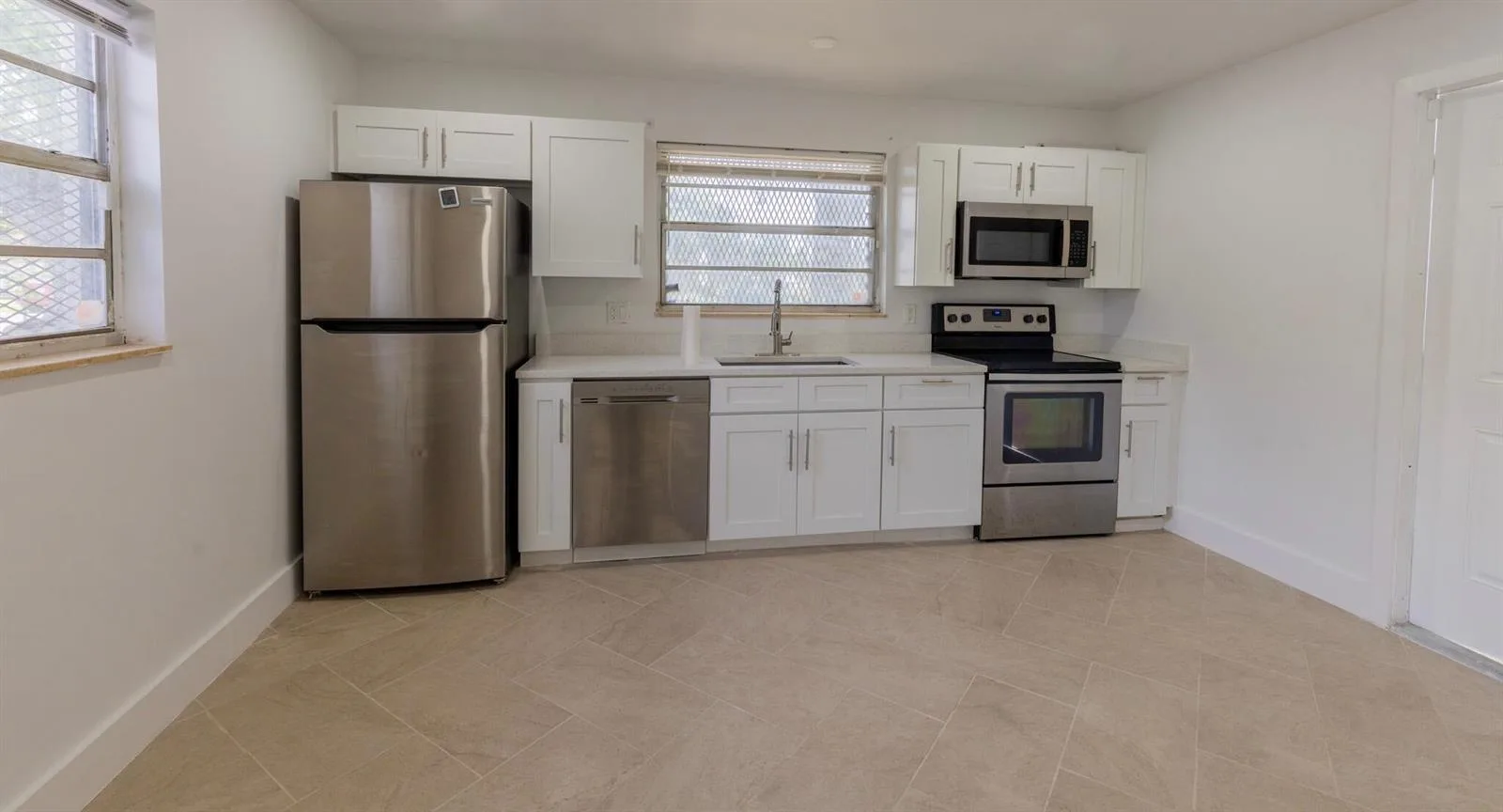 2921 NW 11th Street # East Unit, Fort Lauderdale, FL 33311 photo 3