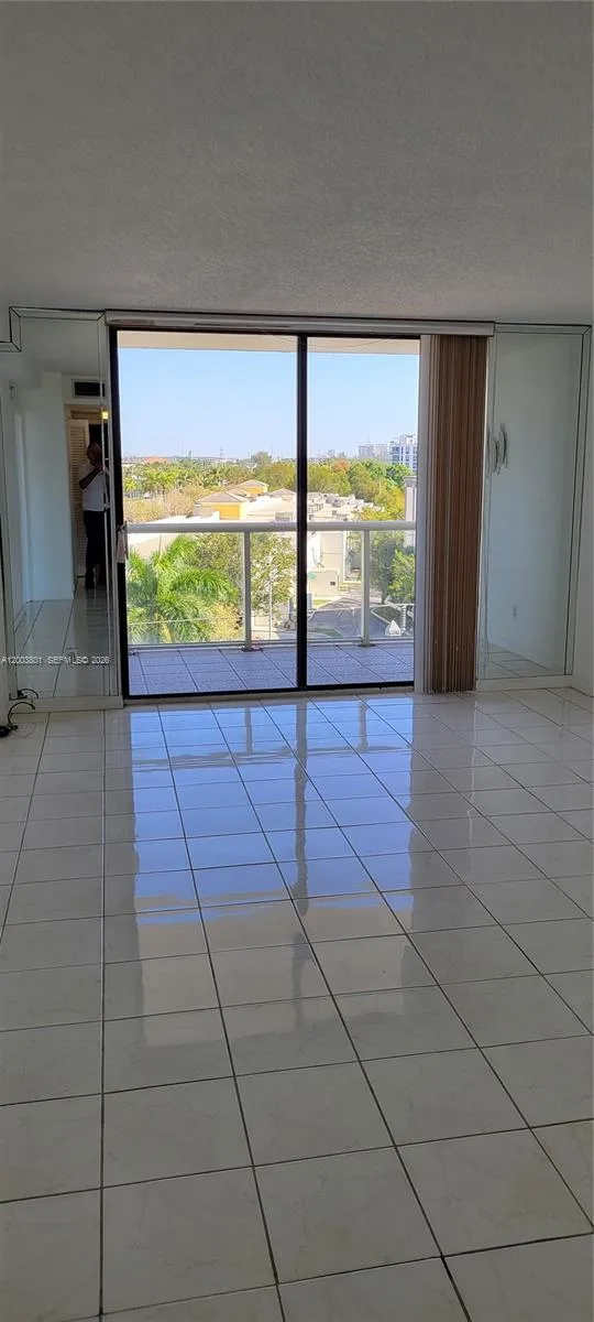 13499 Biscayne Blvd # 511, North Miami, FL 33181