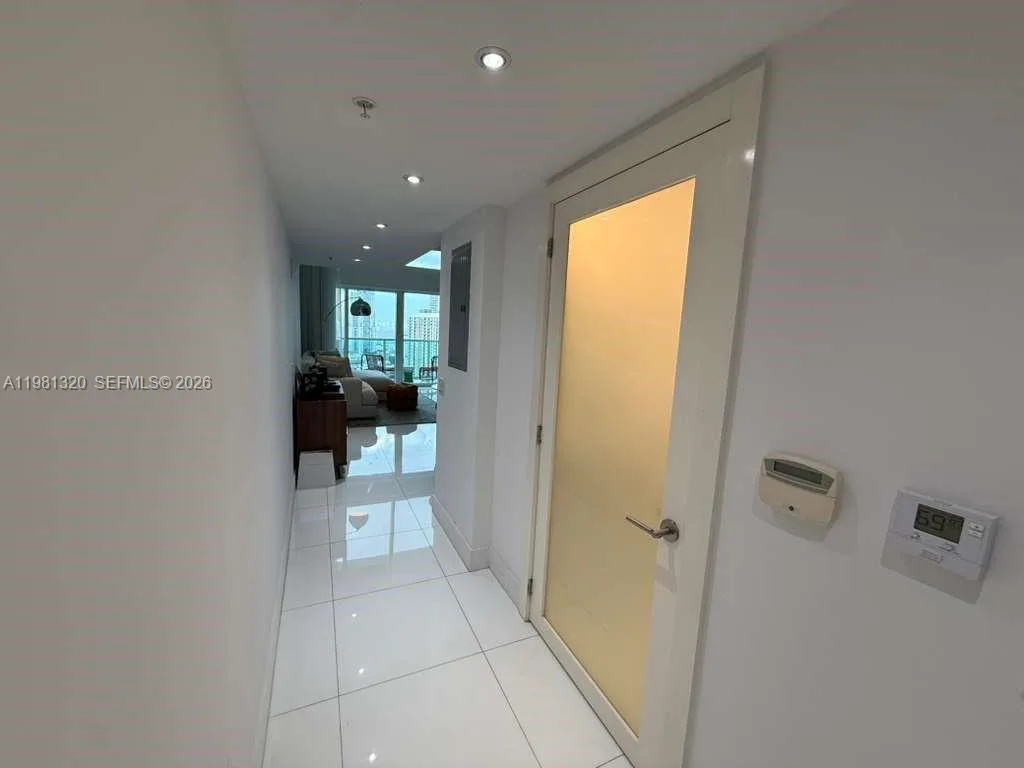 41 SE 5th St # 1903, Miami, FL 33131 photo 10
