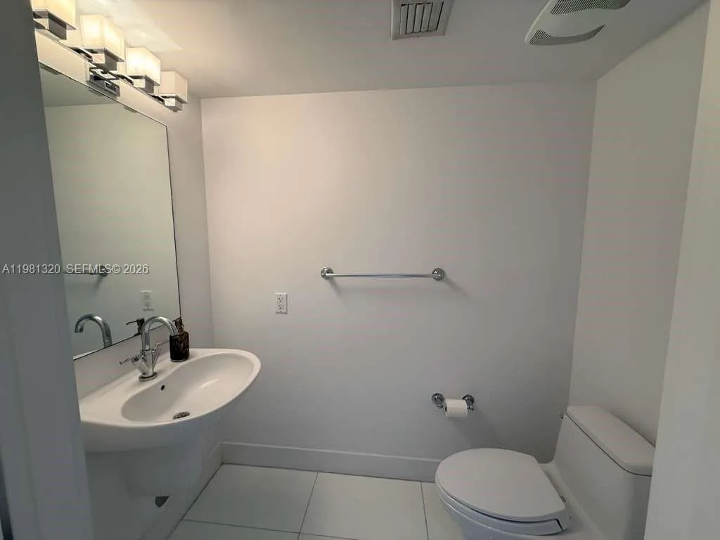 41 SE 5th St # 1903, Miami, FL 33131 photo 12