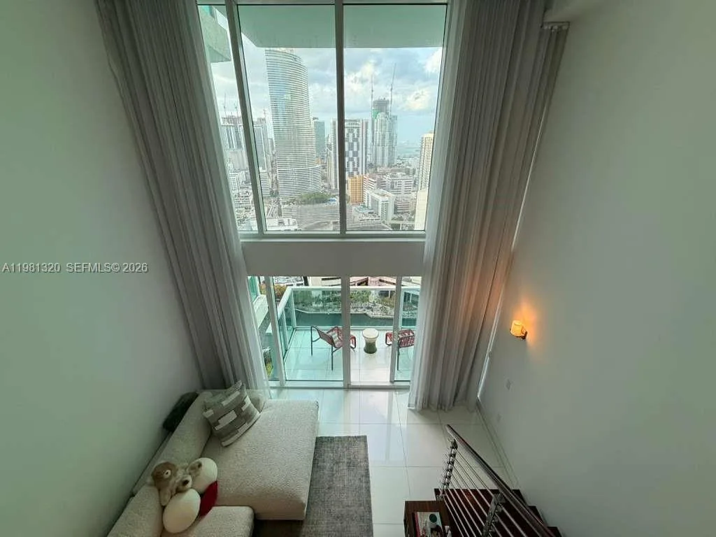 41 SE 5th St # 1903, Miami, FL 33131 photo 13