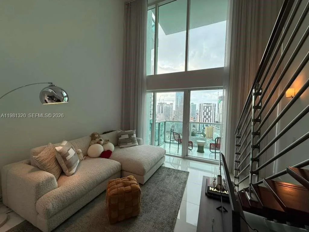 41 SE 5th St # 1903, Miami, FL 33131 photo 3