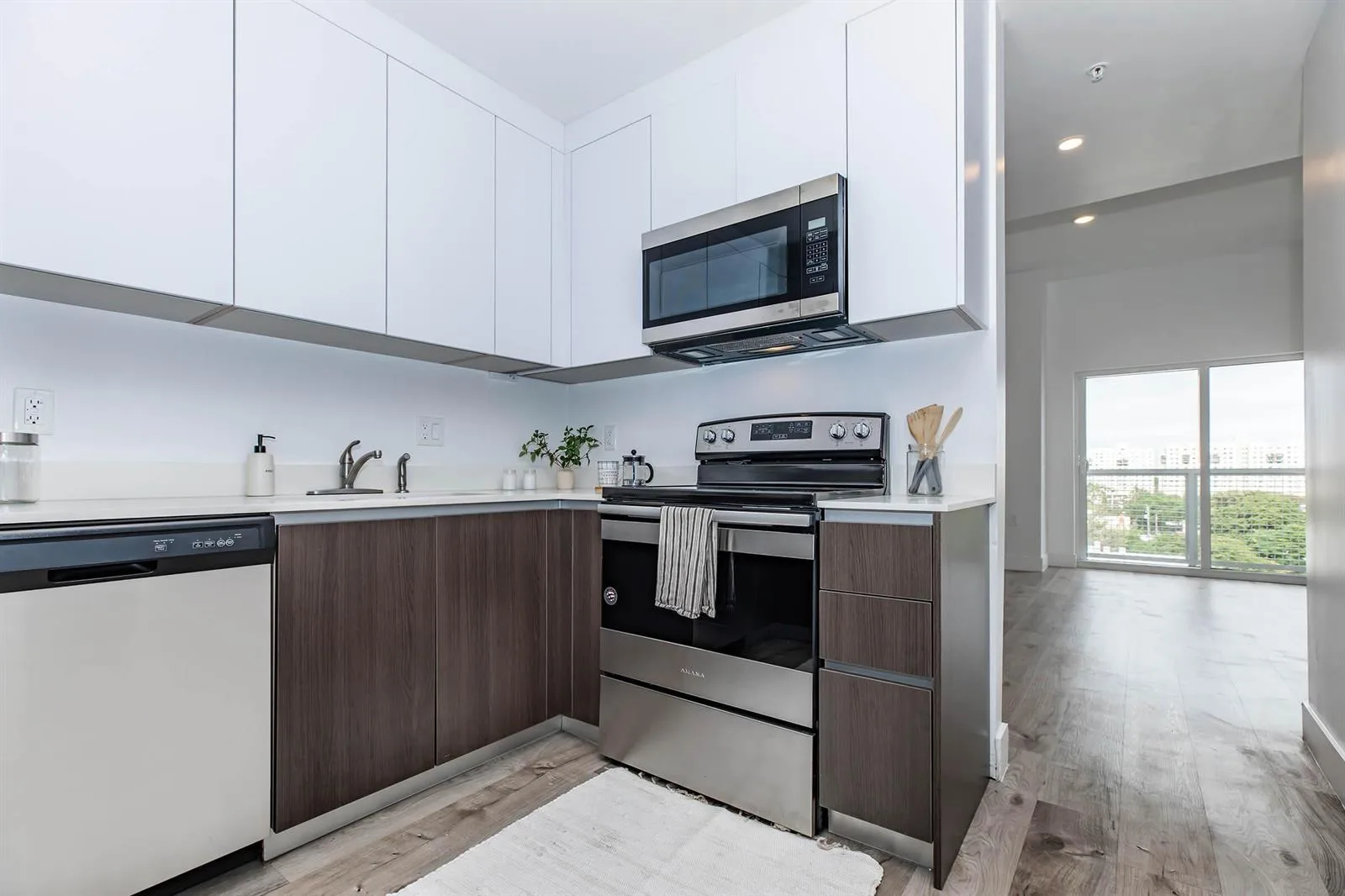 39 NW 7th Avenue # 702, Miami, FL 33128
