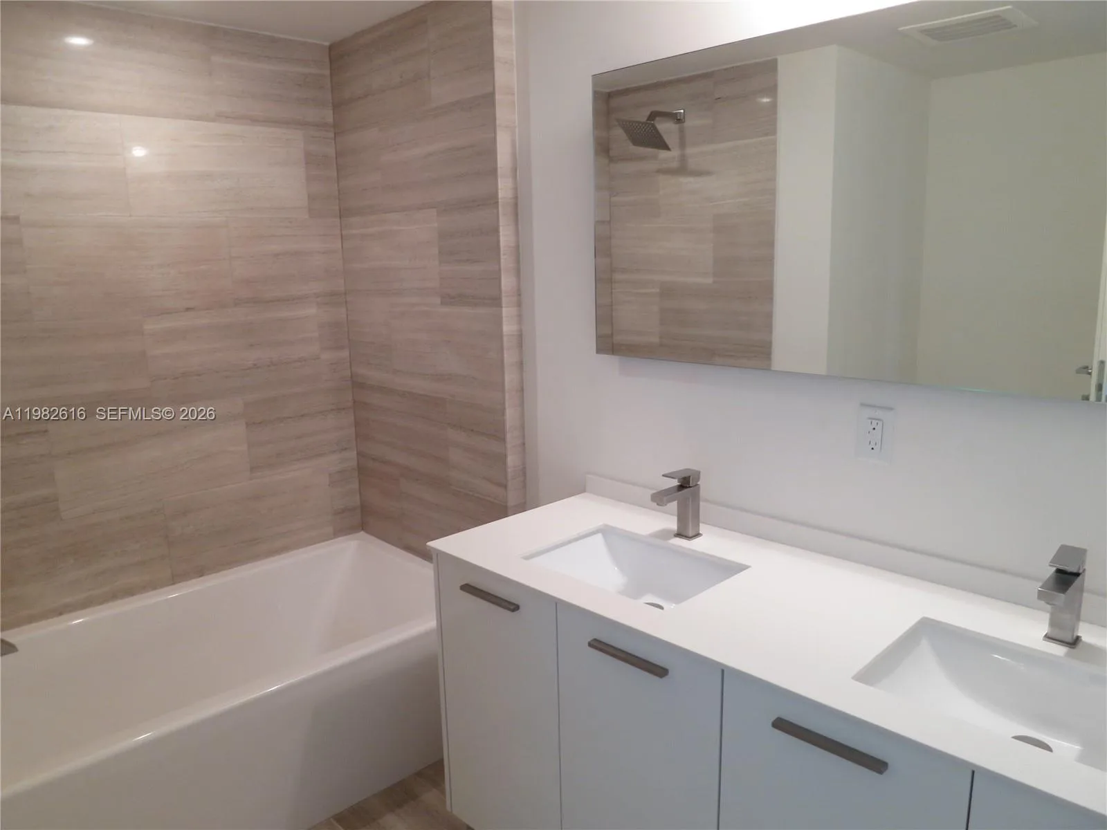 1300 BRICKELL BAY DR # 1100, Miami, FL 33131 — zdjęcie 4