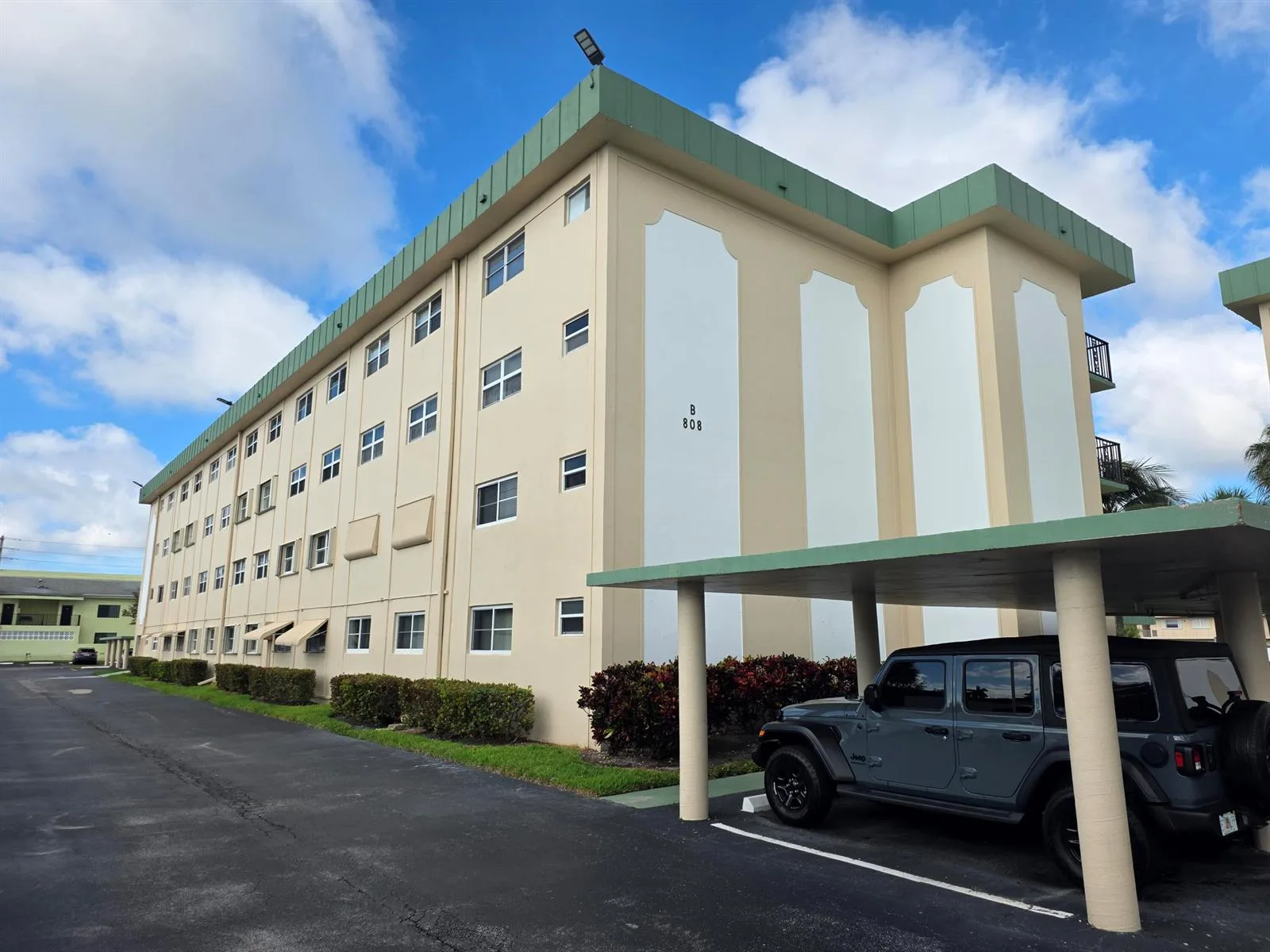 808 SE 7th Street # 101, Deerfield Beach, FL 33441