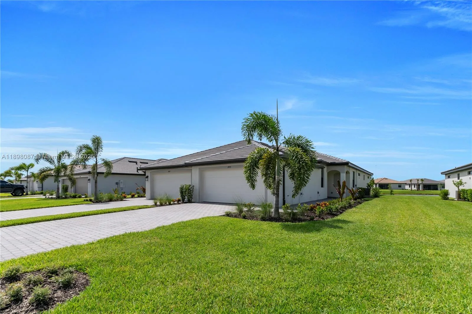 19553 HINKLEY DR, Estero, FL 33928 photo 5
