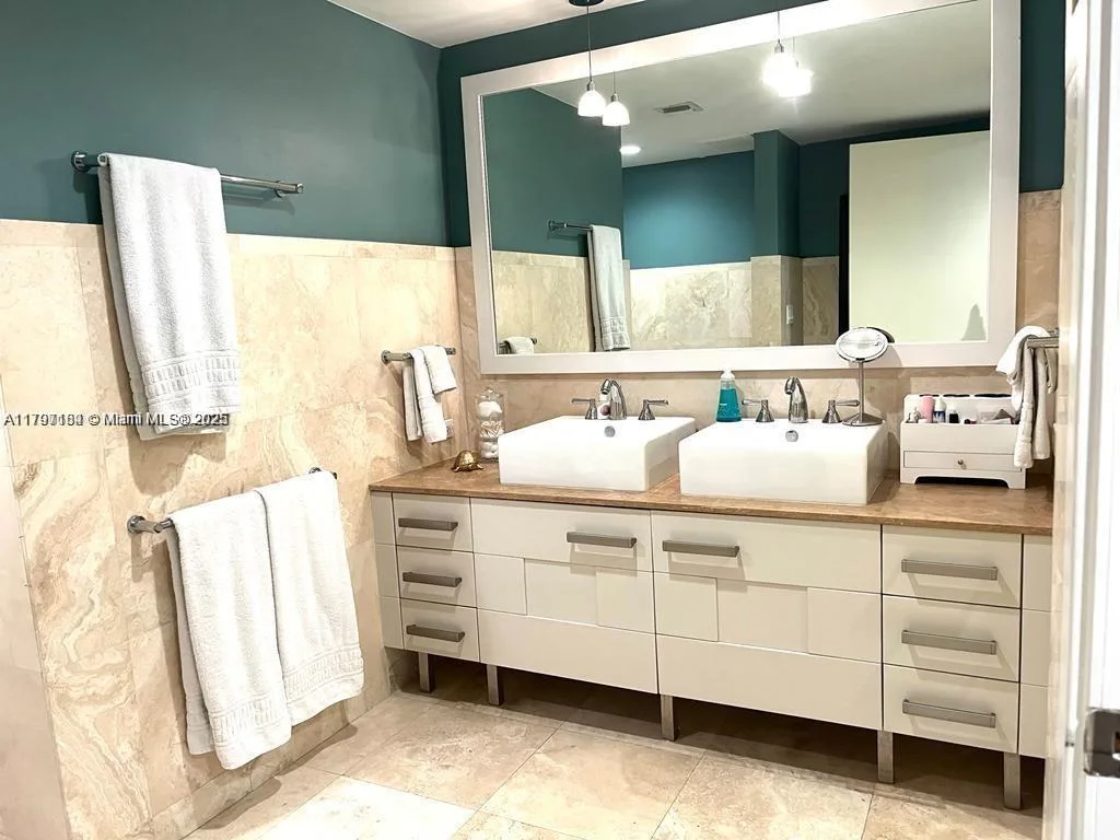3540 Main Hwy # 204, Miami, FL 33133 photo 7