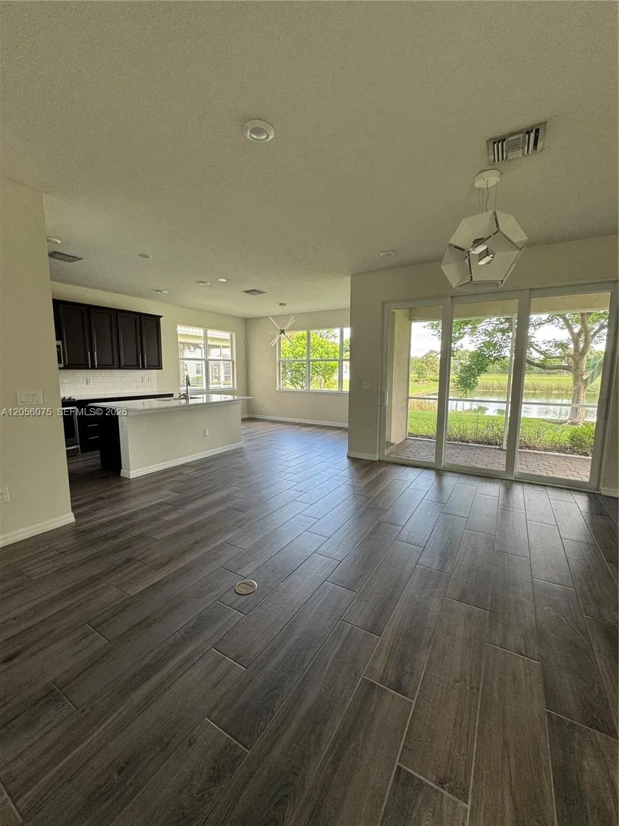 4729 Greenway Dr, Hollywood, FL 33021 photo 3