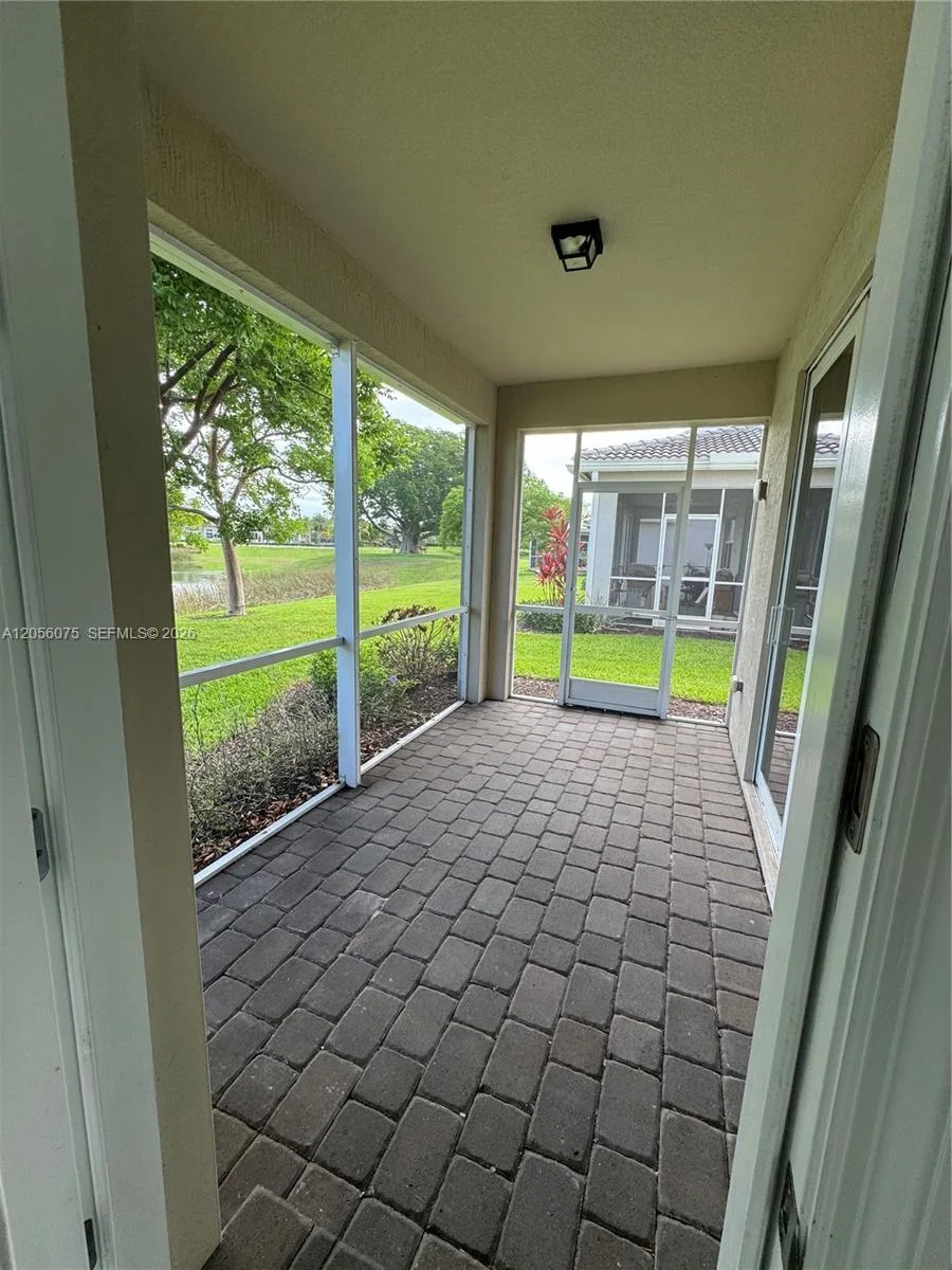 4729 Greenway Dr, Hollywood, FL 33021 photo 5