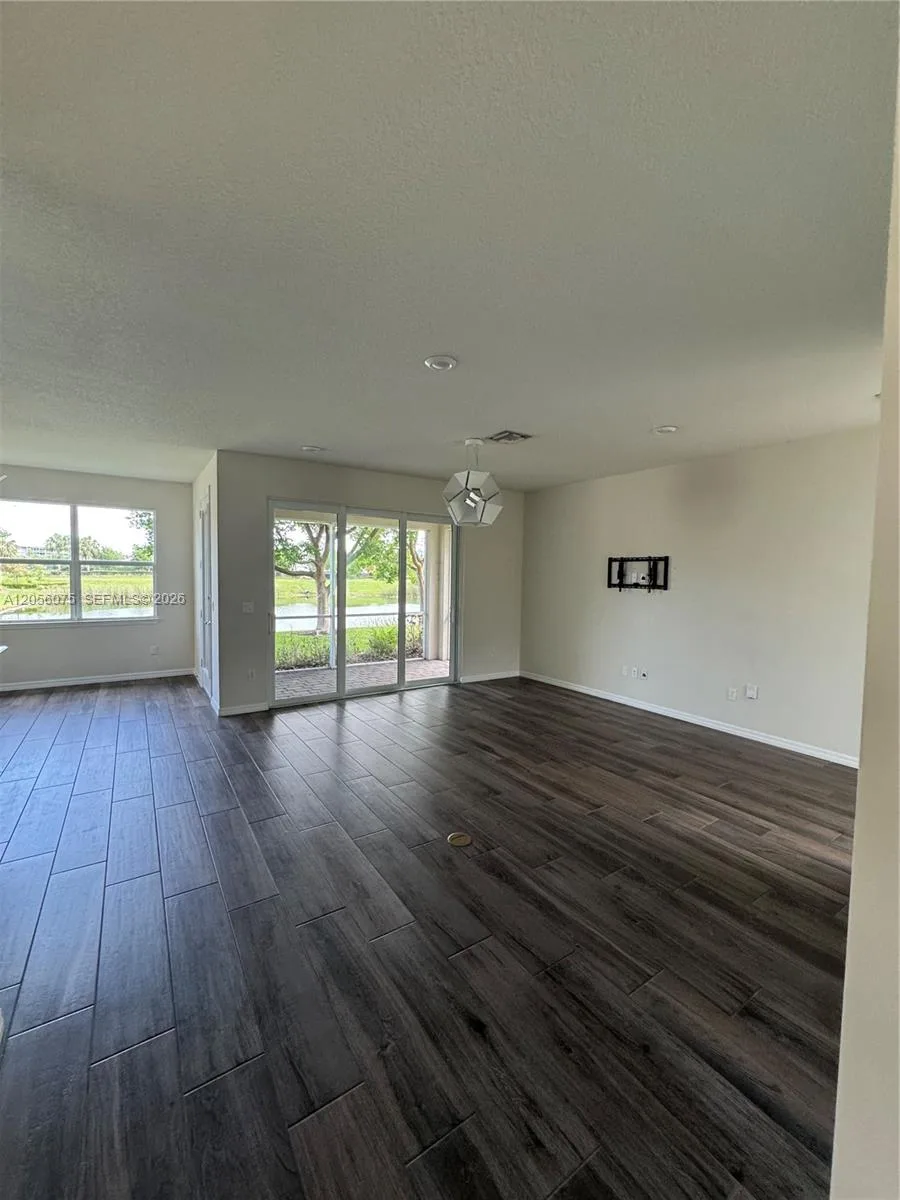 4729 Greenway Dr, Hollywood, FL 33021 photo 9