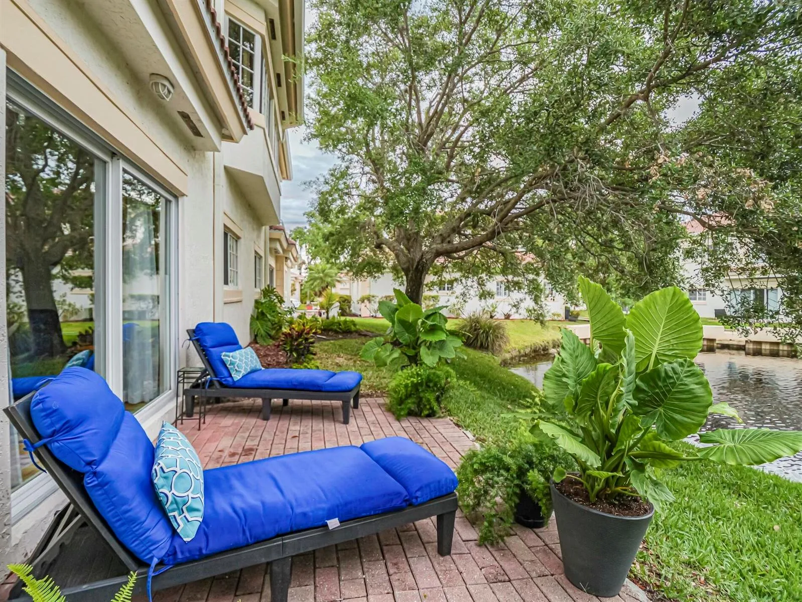 536 7TH Square # 103, Vero Beach, FL 32962