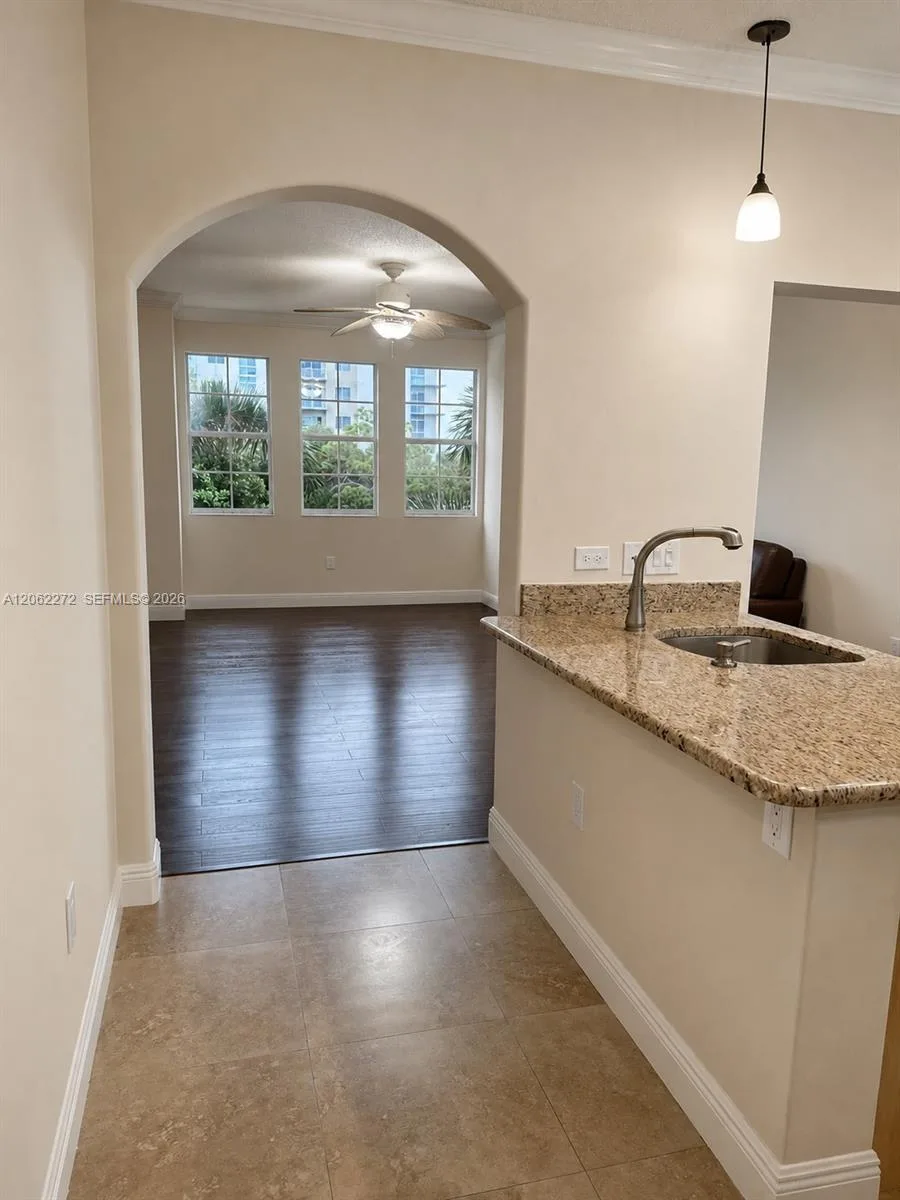533 NE 3rd Ave # 320, Fort Lauderdale, FL 33301 photo 2