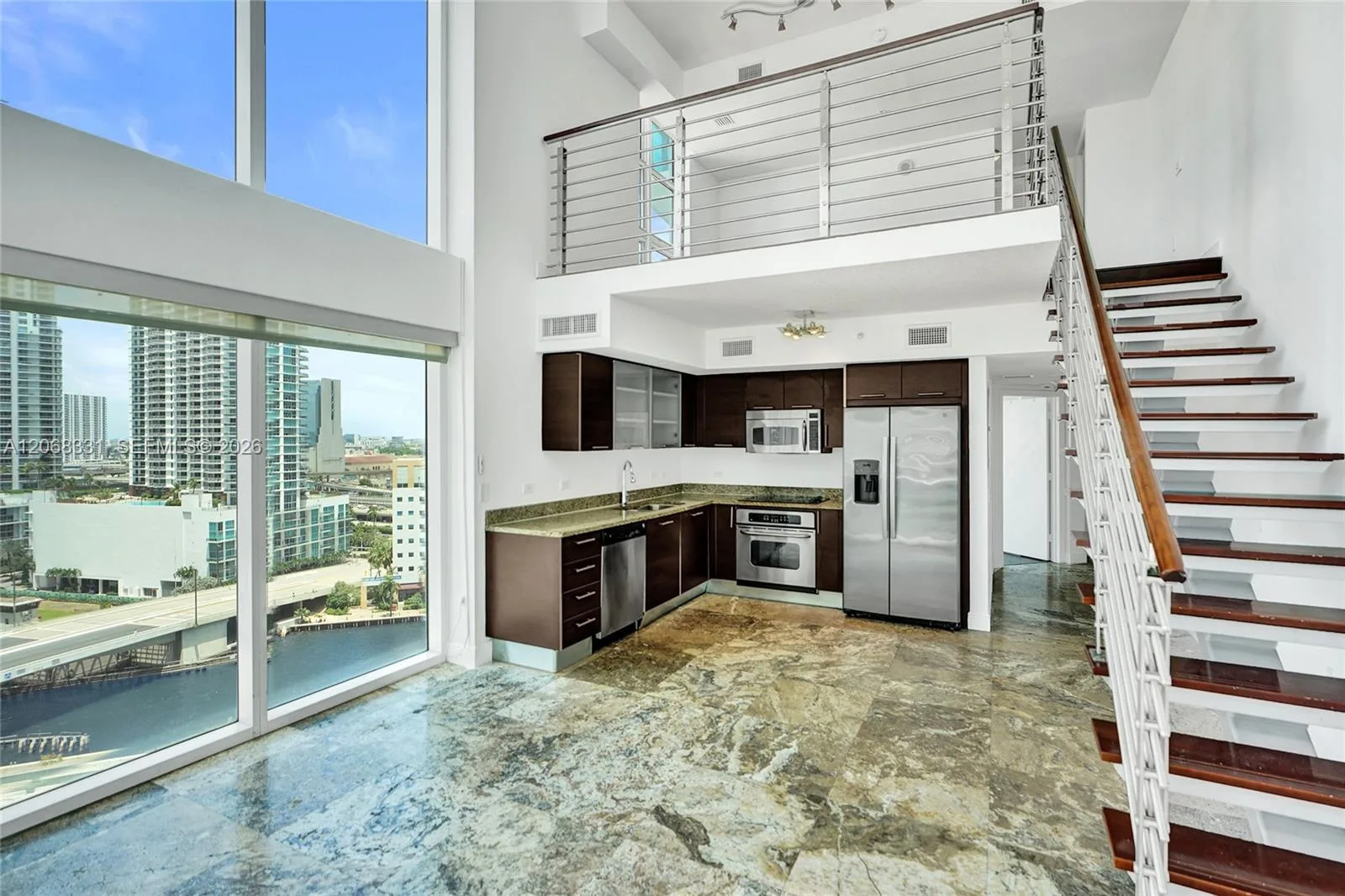 41 SE 5th St # 1016, Miami, FL 33131 photo 3